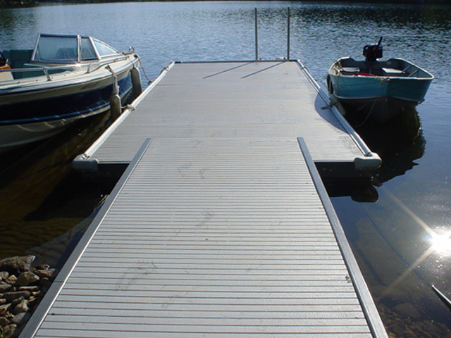 Muelle de Plástico Reforzado con Fibra de Vidrio en Lago Horseshoe, F R P, P R F V, G R P