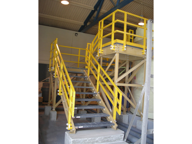 Escalera Barandilla y Estructura de Plástico Reforzado con Fibra de Vidrio, F R P, P R F V, G R P