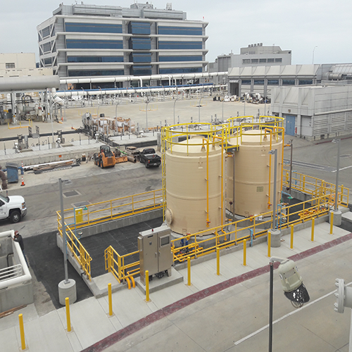 Plataforma con Barandales en Tanque Químico 1